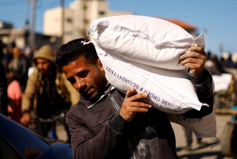 استشهاد 45 فلسطينيًا وإصابة المئات بمجزرة إسرائيلية ارتكبها الجيش الإسرائيلي بحق الجوعى والباحثين عن الطعام جنوب غزة