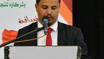 علي علي العيزري: عندما تخون الترجمة النص: كيف تؤدي الأخطاء إلى معانٍ جديدة كليًا؟