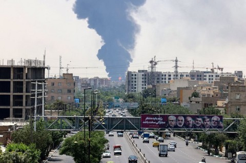 الجيش الإسرائيلي يستهدف بٌنية تحتية نووية وصاروخية في طهران.. وحديث عن اغتيال 3 قادة من الحرس الثوري الإيراني
