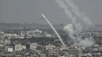 إيران تطلق دفعة جديدة من الصواريخ على إسرائيل وإصابة شخصين وصفارات الإنذار تدوي في عدة مناطق إسرائيلية  