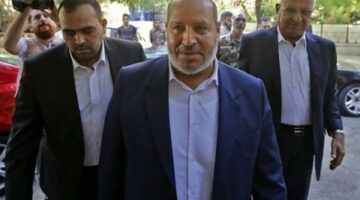 وفد من قيادة حركة “حماس” يتوجه إلى مصر بشكل مفاجئ لبحث ملف حرب غزة وصفقة تبادل أسرى مع إسرائيل