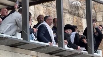 بن غفير يسمح للمستوطنين بالرقص والغناء أثناء اقتحام المسجد الأقصى