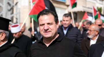 لتصريحه “غزّة انتصرت وستنتصر”.. نوّاب صهاينة من حزب نتنياهو يستخدمون عبارات الإعدام شنقًا وفرقة إعدام بجلسةٍ لعزل النائب أيمن عودة.. “لن أتراجع عن تصريحاتي وإسرائيل ترتكِب جرائم ضدّ الإنسانيّة ومذبحة”