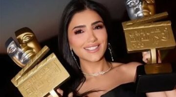 “فخورة جدآ”..مي عمر تعلق بعد حصدها جائزتين عن دورها في مسلسل “إش إش”.. صورة