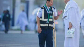 بعزيمة لا تعرف الانكسار.. كشاف يواصل خدمته في موسم الحج رغم الإصابة – أخبار السعودية
