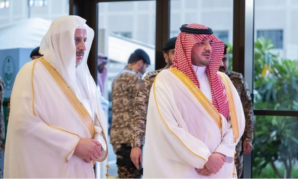 عبدالعزيز بن سعود يلتقي مدير عام الإدارة العامة للتوجيه والإرشاد بوزارة الداخلية – أخبار السعودية
