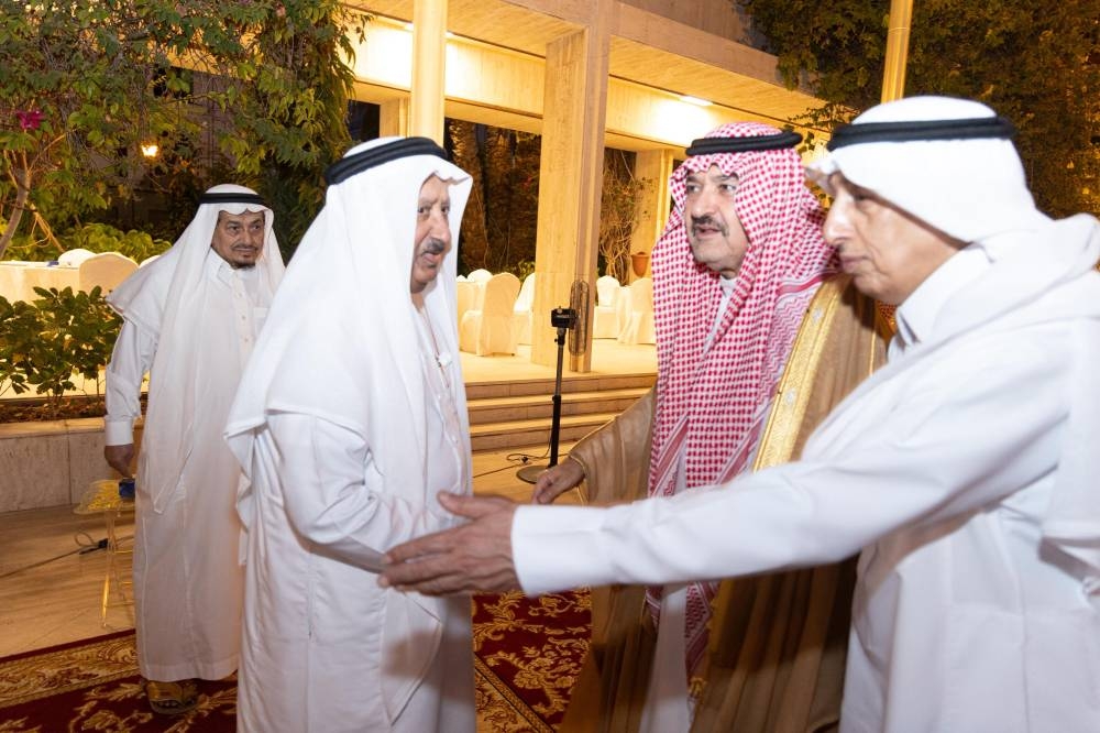 مشعل بن ماجد يواسي أسرة السميري في فقيدهم – أخبار السعودية