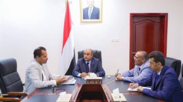 رئيس الحكومة اليمنية يؤكد على المسؤوليات التي تقع على عاتق السلطات المحلية في تقديم الخدمات وتحقيق الاستقرار – أخبار السعودية