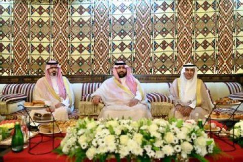 أمير جازان يتفقد محافظة جزر فرسان ويلتقي عدداً من المشايخ والأهالي – أخبار السعودية