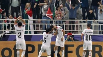 وسام أبو علي يقود هجوم فلسطين في مواجهة الكويت الحاسمة