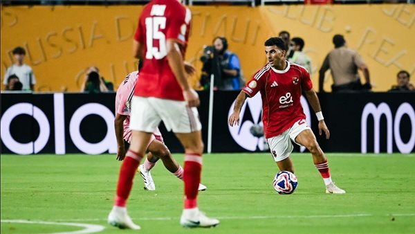 بهدفي وسام أبو علي.. الأهلي يتفوق على بورتو بهدفين مقابل هدف في الشوط الأول