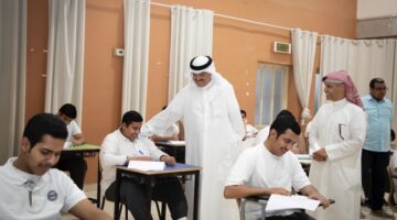 الطبطبائي يجري جولة ميدانية على لجان اختبارات الثاني عشر