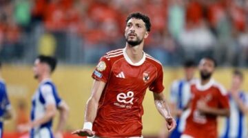 الهاتريك.. وسام أبو علي يسجل الهدف الثالث للأهلي في شباك بورتو برأسية رائعة