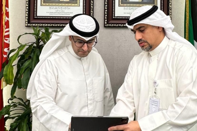 وزير الإسكان يدشن خدمة «الاتصال المرئي» لكبار السن وذوي الهمم