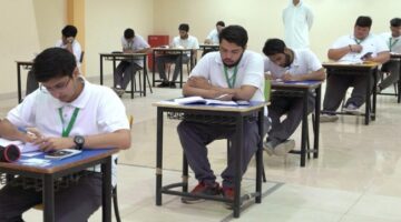 طلبة «العلمي» يُنهون آخر امتحاناتهم بأجواء مريحة‬