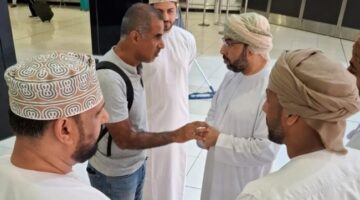 سفارة عُمان تواصل متابعة عودة مواطنيها من إيران عبر الكويت