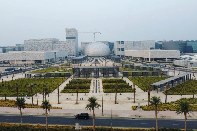 جامعة الكويت للطلبة: لا تستخدموا سراديب الكليات كممرات للتنقل.. قد تشكّل خطراً على سلامتكم