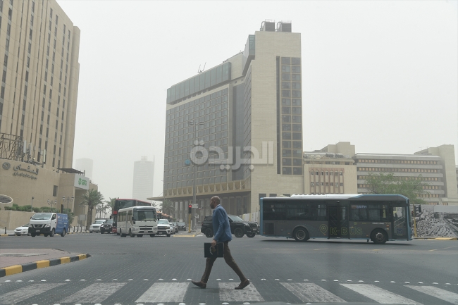 «الأرصاد»: رياح نشطة وقوية مثيرة للغبار حتى الغد