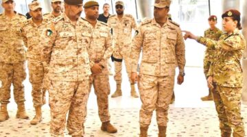 نائب رئيس الأركان يطلع على إجراءات تسجيل الدفعة الأولى من العنصر النسائي