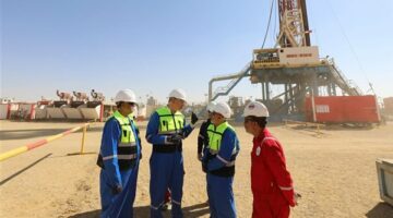 وزير البترول يتفقد العمليات الإنتاجية وأعمال حفر شركة بتروشهد بالصحراء الغربية