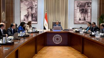 رئيس الوزراء يتابع الموقف التنفيذى لعدد من المشروعات بمحافظة البحر الأحمر – وطني