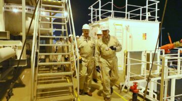 وزير البترول يتابع تجهيز سفينة التغييز “Energos Power” بميناء الإسكندرية – وطني