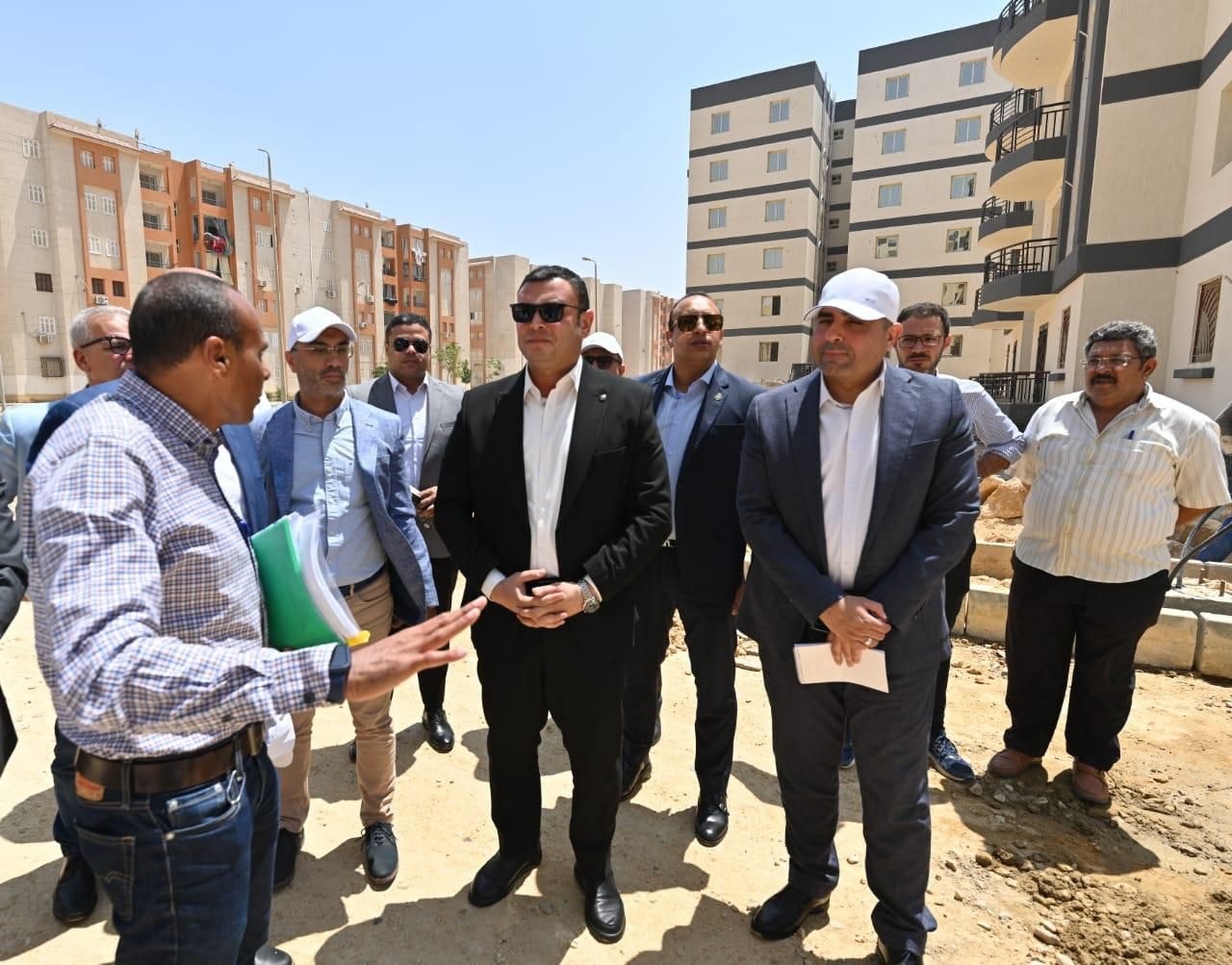 وزير الإسكان يتفقد المركز التكنولوجى بمدينة بدر ويتابع موقف المشروعات بالمدينة – وطني