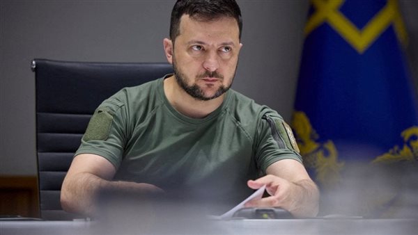 زيلينسكي يتابع قمة الناتو بينما يضغط قادتها من أجل إنفاق دفاعي أكبر