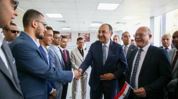وزير قطاع الأعمال يتفقد مصنع الأتوبيسات والتجهيزات النهائية لسيارات الركوب