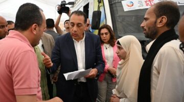 استجابة فورية من مدبولي.. رئيس الوزراء يأمر بعلاج فتاة فقدت بصرها بعد اعتداء طفل