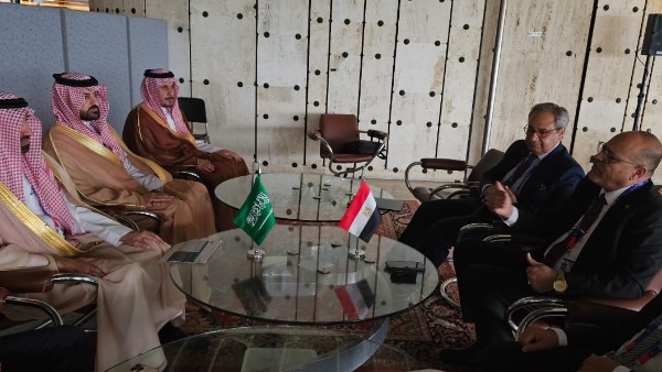 وزير العمل يبحث مع نظيره السعودية تعزيز التعاون في مجال تنقل الأيدي العاملة