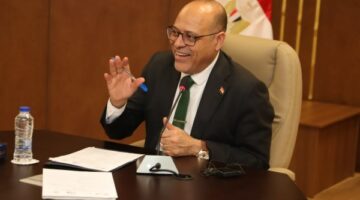 بعد مفاوضات ناجحة.. وزارة العمل تعيد حقوق 49 عاملًا بإحدى الدول العربية