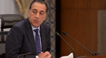 اجتماع مع وزيري الكهرباء والبترول لاستعراض سيناريوهات تداعيات الأحداث بالمنطقة