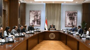 الحكومة تعتزم التوسع في شبكة الألياف الضوئية وأبراج المحمول بالشراكة مع القطاع الخاص