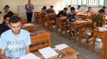 توزيع أوراق الإجابة بلجان الثانوية العامة الآن لكتابة بيانات الطلاب قبل الامتحان