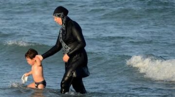 سوريا تفرض على النساء ارتداء البوركيني وملابس السباحة المحتشمة على الشواطئ