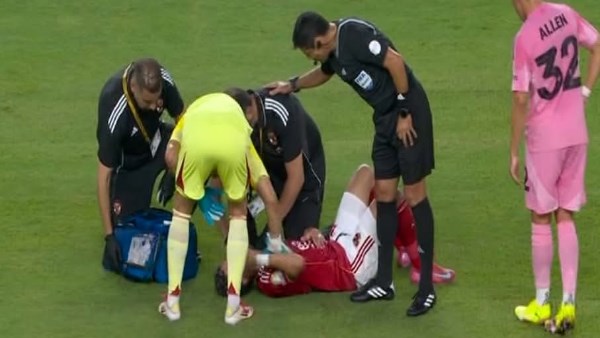 الشوط الأول.. هدف أبيض وركلة جزاء ضائعة للأهلي أمام إنتر ميامي وإصابة إمام عاشور