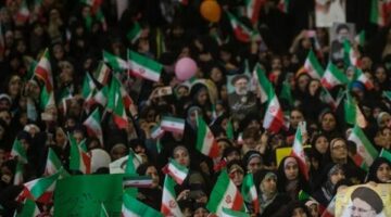 الشعب الإيراني حاليا ملتف حول قياداته لأنه يؤمن أن الحرب ضد الوطن