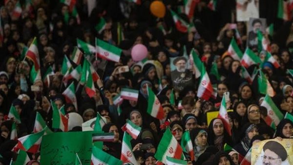الشعب الإيراني حاليا ملتف حول قياداته لأنه يؤمن أن الحرب ضد الوطن