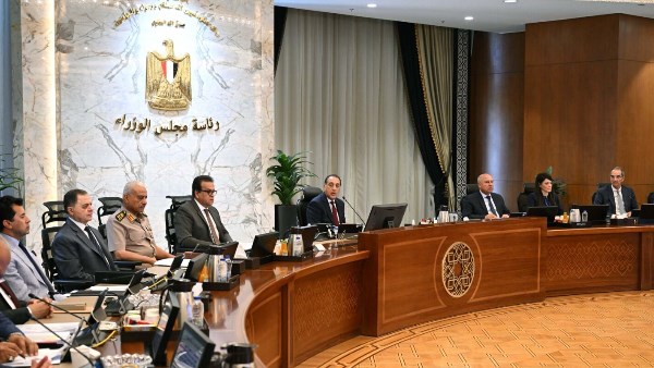 استصدار قانون بمنح التزام تمويل وتصميم وبناء وإدارة وتشغيل البنية الفوقية لمحطة دحرجة “رورو”