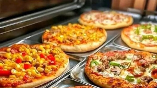 طريقة عمل بيتزا منزلية بأقل التكاليف