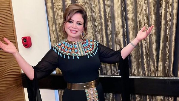 إلهام شاهين تخطف الأنظار بأناقتها في أحدث ظهور