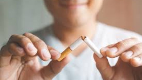 المدخن ينتج 5 أطنان من ثاني أكسيد الكربون
