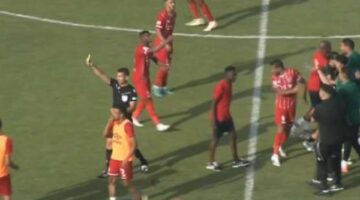 بيان ناري من الاتحاد الليبي بعد أحداث لقاء الأهلي.. ومشادة بين اللاعبين وكهربا تشعل الأجواء