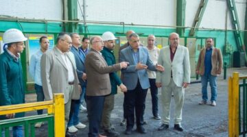 زيارة مفاجئة.. وزير الإنتاج الحربي يتابع العمل بشركة حلوان للصناعات الهندسية