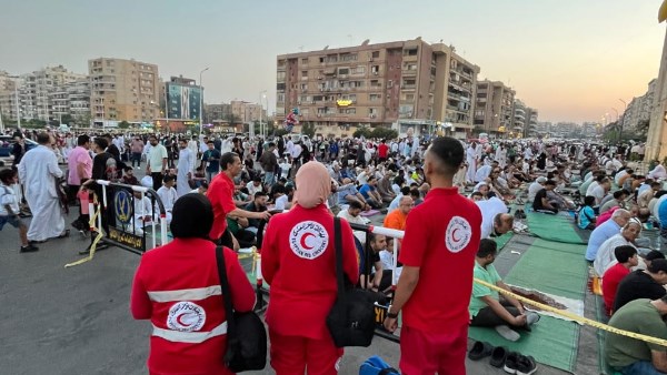 الهلال الأحمر المصري يشارك في تأمين احتفالات عيد الأضحى بالتواجد في المساجد والحدائق العامة