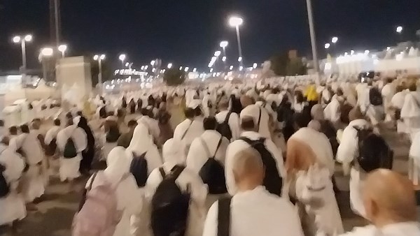 رمي للجمرات وطواف الإفاضة.. وداع مكة يطوف بالروح في فلك البيت العتيق