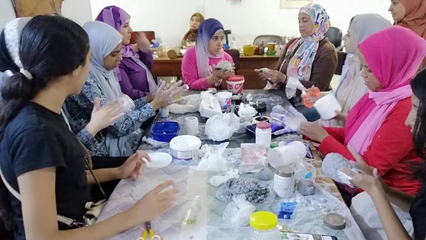 إبداع وتراث .. المتحف المصري ينظم برنامجًا لتعليم النحت بعجينة الورق