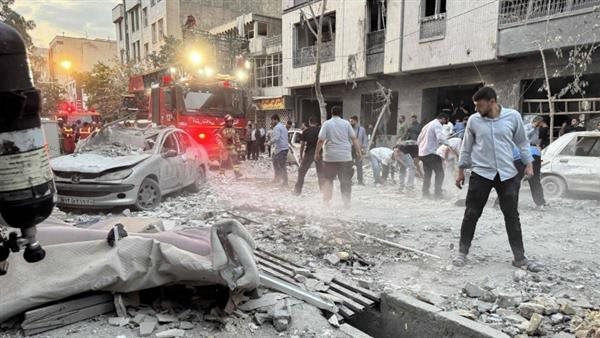 غارات إسرائيلية على طهران.. وإيران ترد بإسقاط طائرات مسيّرة واعتقال جواسيس