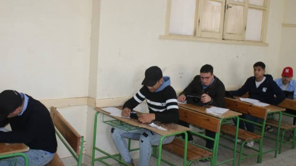 شكاوى من تأخر توزيع امتحان اللغة العربية بعدد من لجان الثانوية العامة اليوم